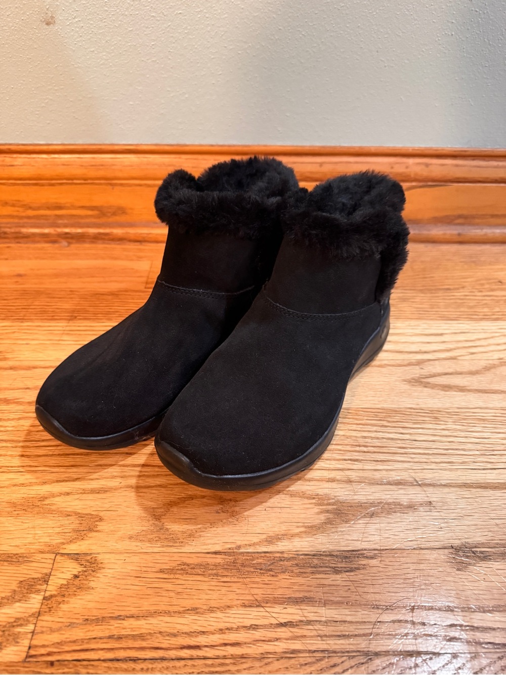 Skechers Black Faux Fur Cuffed Winter Ankle Boots